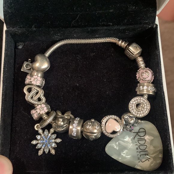 Authentic pandora bracelet with charms. - Picture 4 of 4